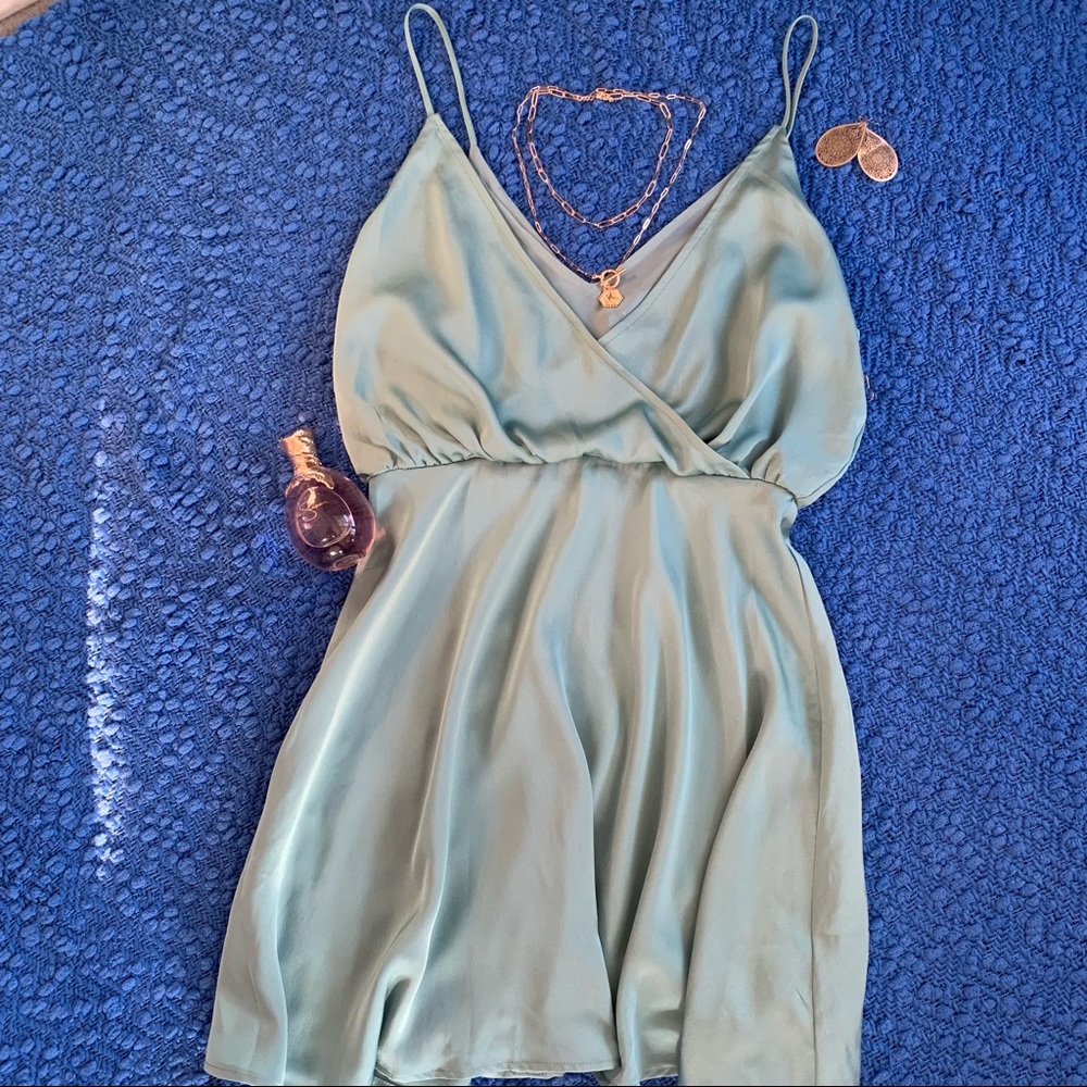 forever 21 Seafoam Green Silk Dress SZ M
